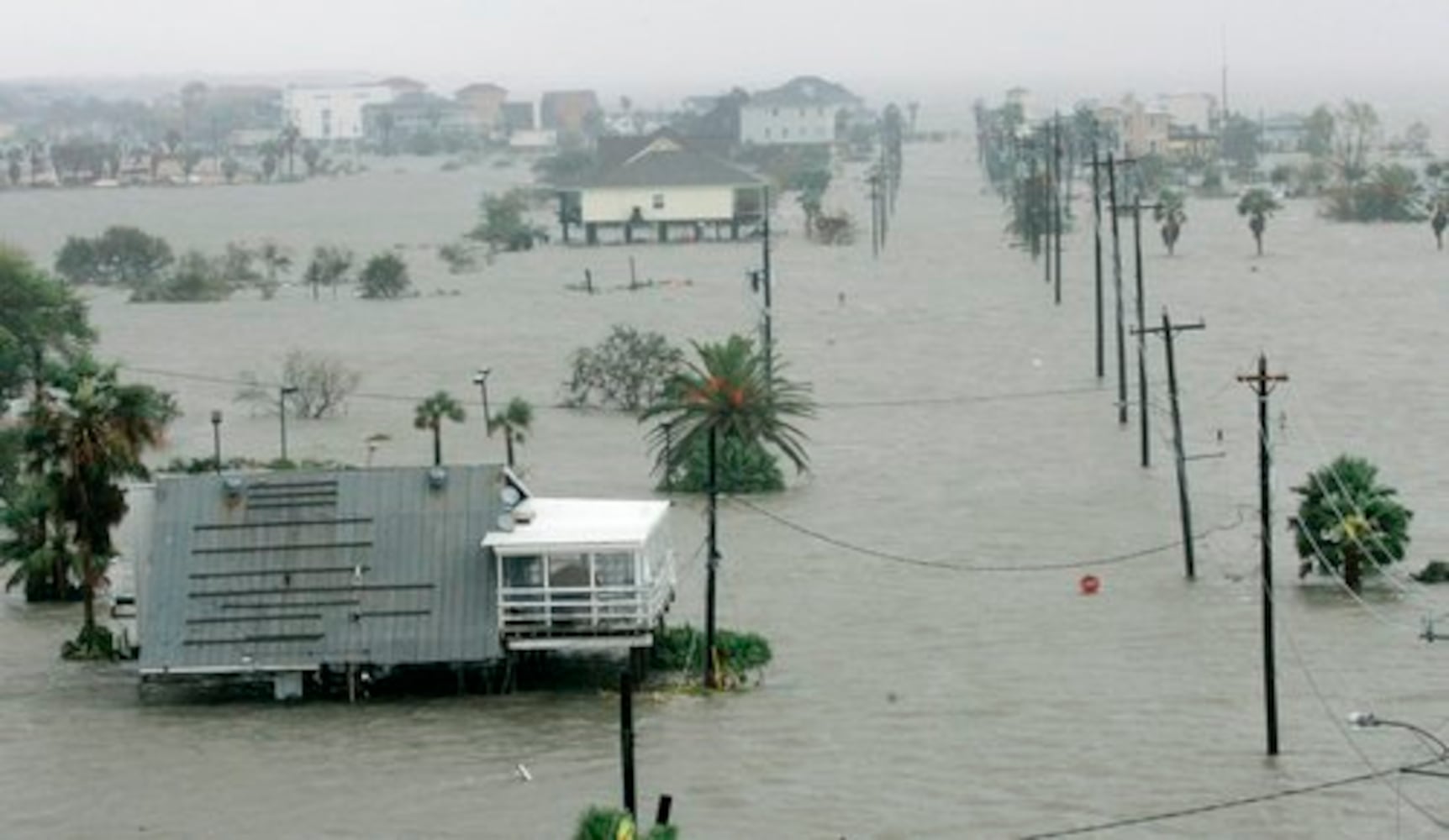 Hurricane Ike comes ashore