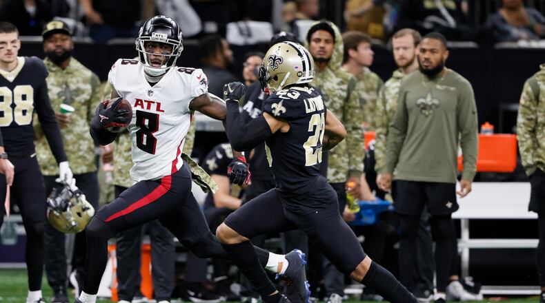 Atlanta Falcons tight end Kyle Pitts (8) runs against the New Orleans Saints during the first half of an NFL football game, Sunday, Nov. 7, 2021, in New Orleans. (AP Photo/Butch Dill)