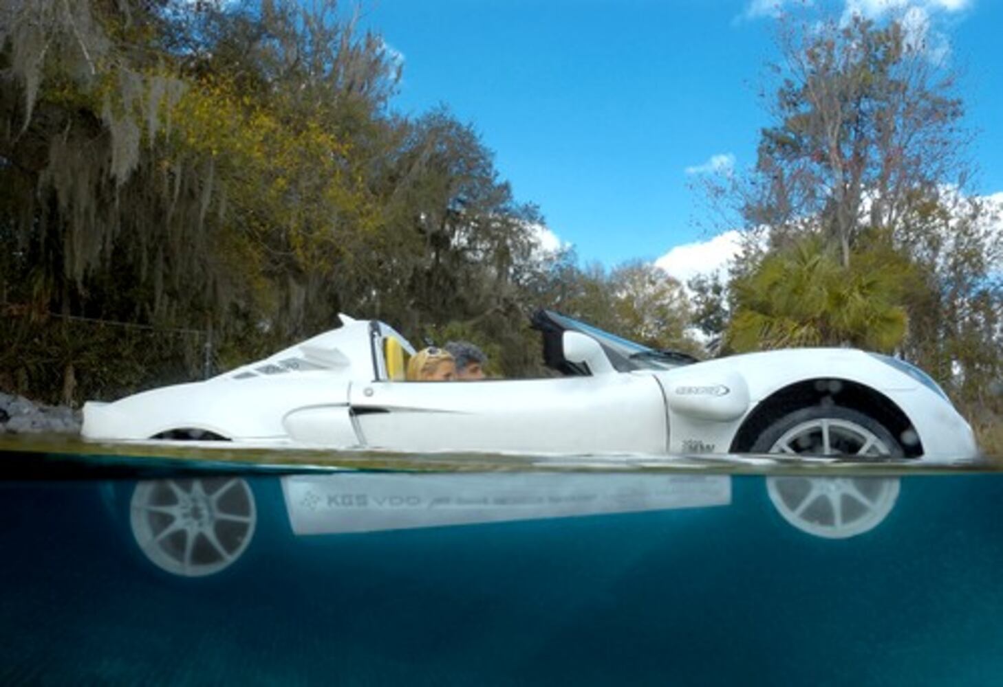 The sQuba: Hot new sports car drives on land or underwater