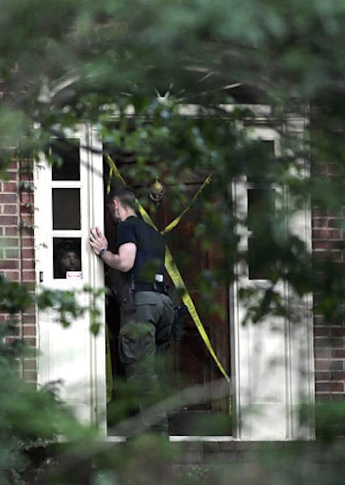 Photos: Manhunt in Athens for UGA professor