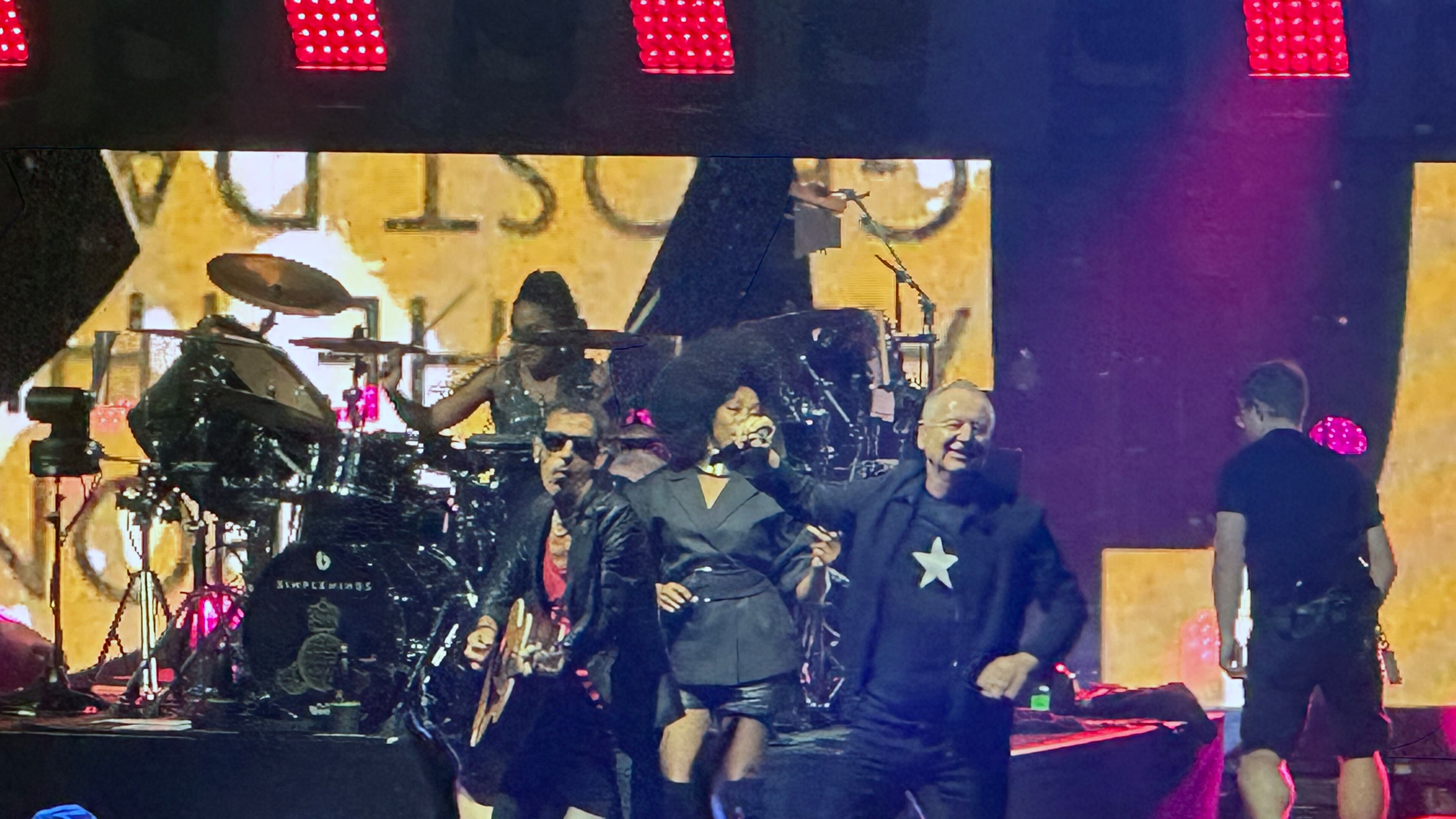 Simple Minds played a 105-minute, 17-song set Saturday at Synovus Bank Amphitheater at Chastain Park. It was the band's first appearance in Atlanta since 2018. (Rodney Ho/AJC)