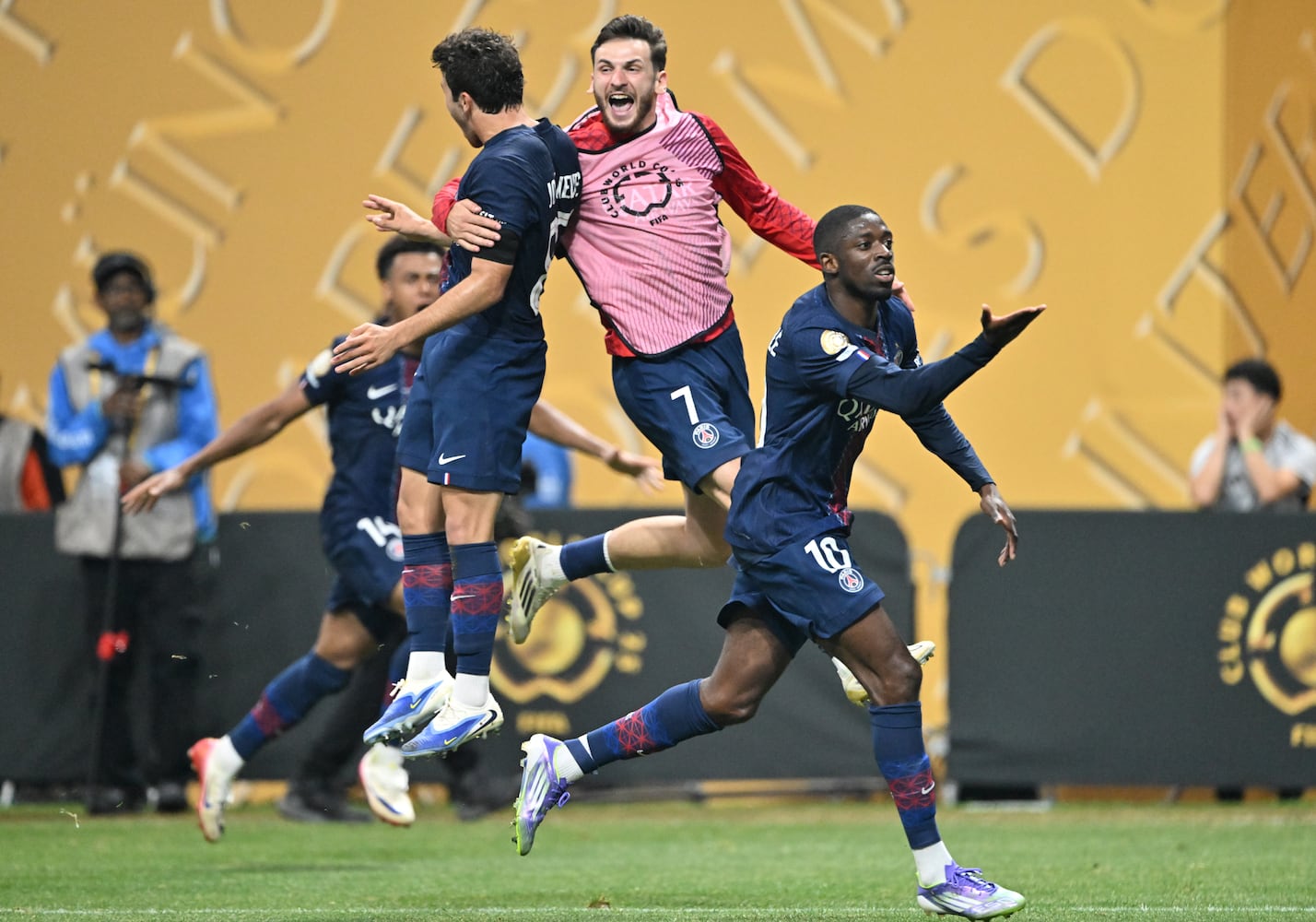 Club World Cup quarterfinals - Paris Saint-Germain vs Bayern Munich