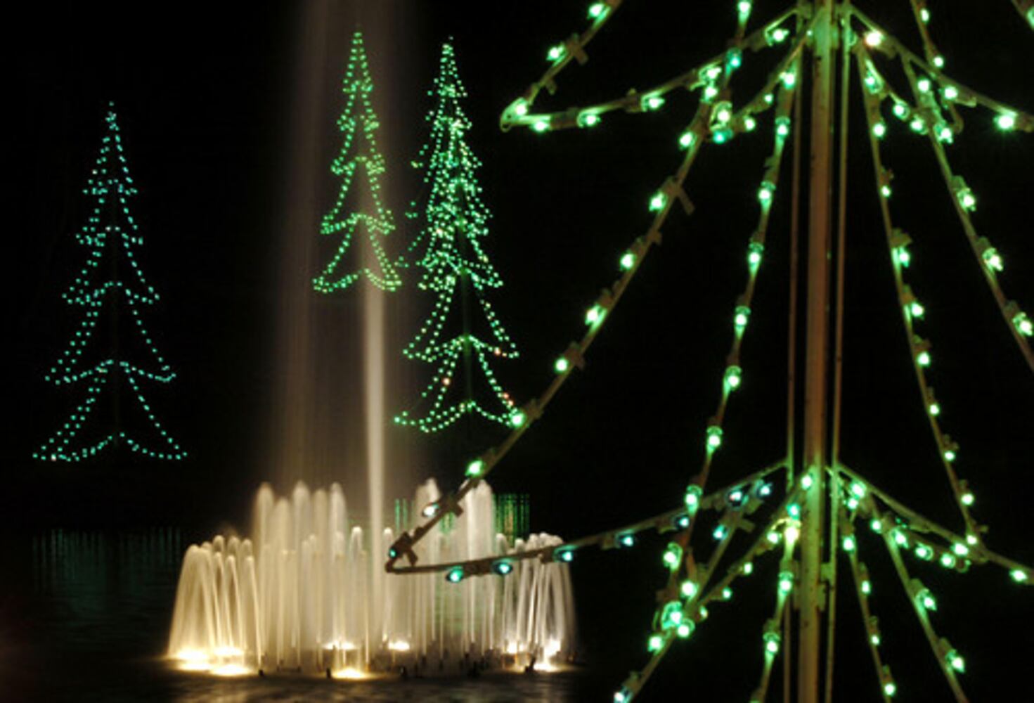 Holiday lights sparkle in metro Atlanta