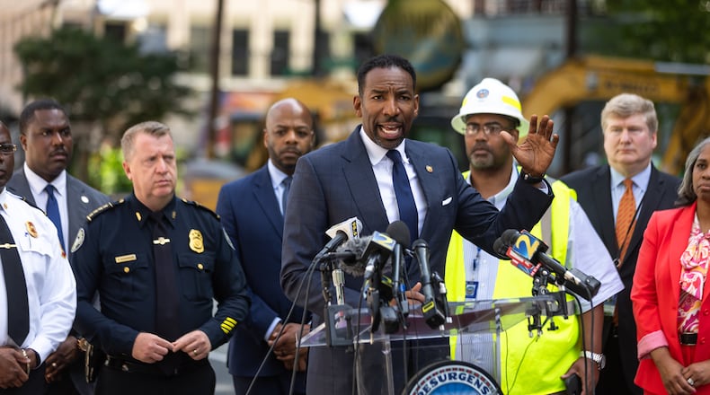Atlanta, Mayor Andre Dickens said Monday that he took criticism from the public Òto heart.Ó Crews are continuing to work on a broken main on West Peachtree Street in Midtown, with nearby residents warned of impacts to their water service as the crisis reached its fourth day Monday, June 3, 2024. Water had been gushing out of the broken main until Monday morning, when workers were seen pumping out water. (John Spink/AJC)