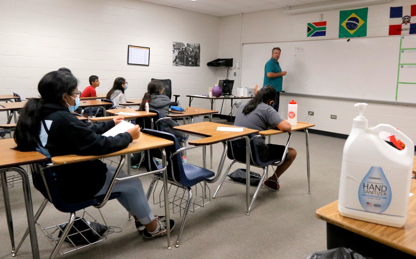 Students participate in Gwinnett County's Hispanic Mentoring Program