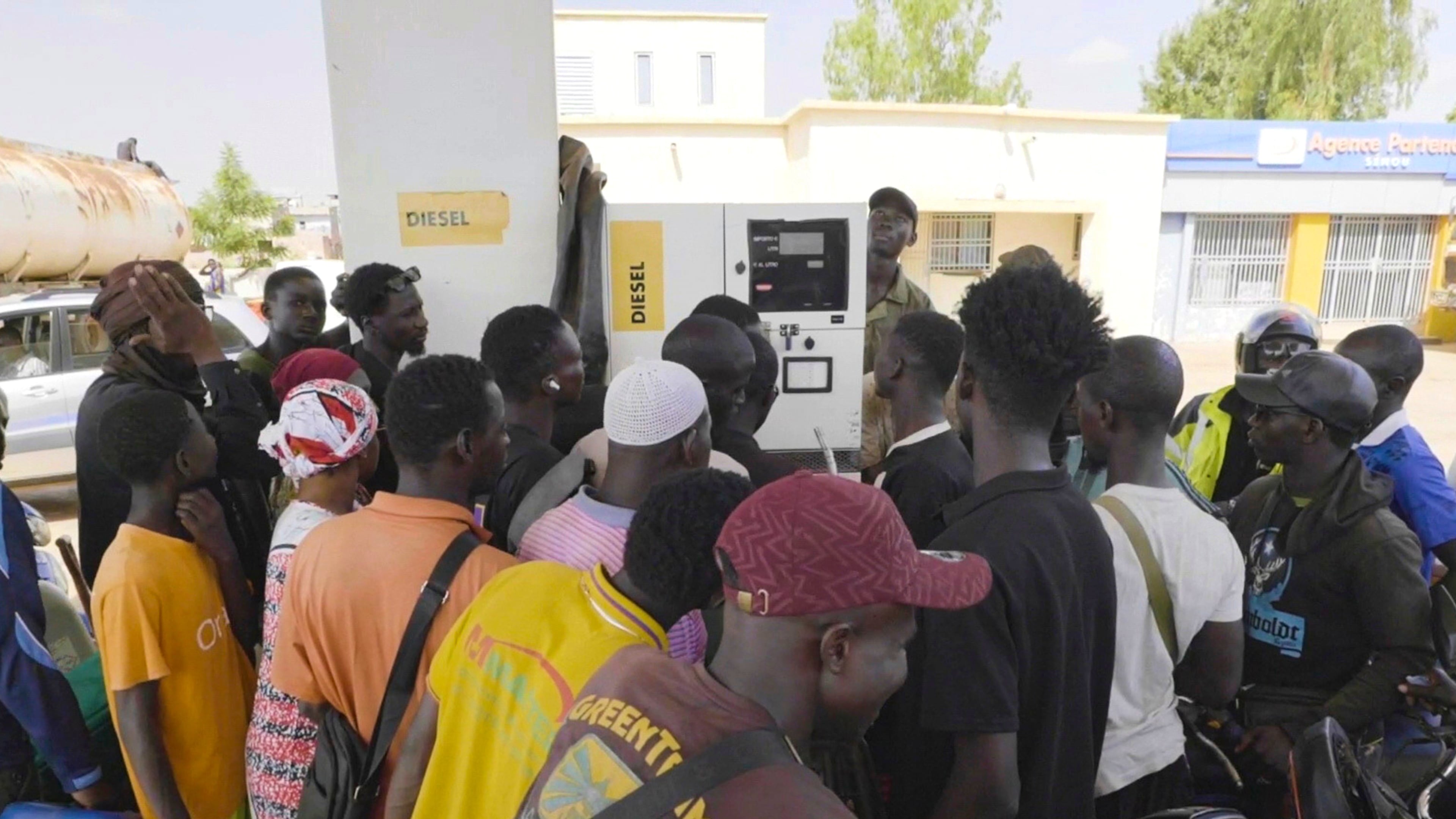 People queue at a gas station amid a fuel shortage in Bamako Mali, Tuesday, Oct 7, 2025 (AP Photo)
