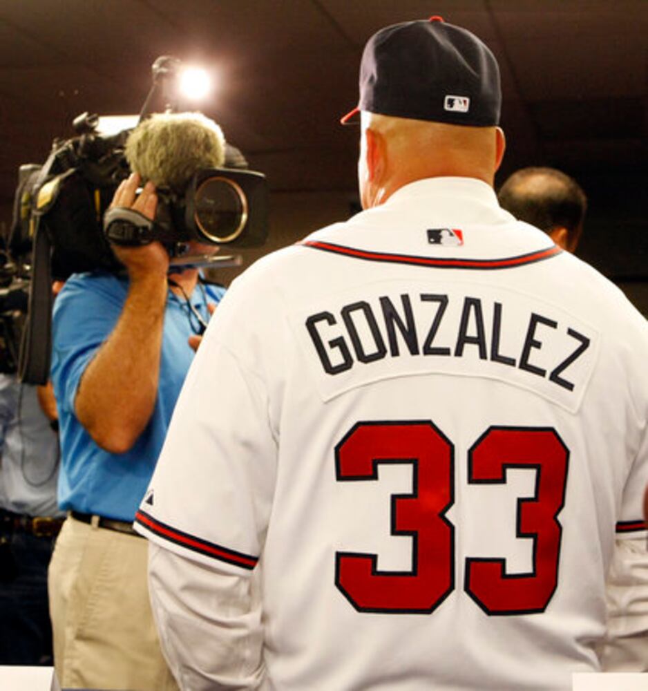Gonzalez follows Cox as Braves manager