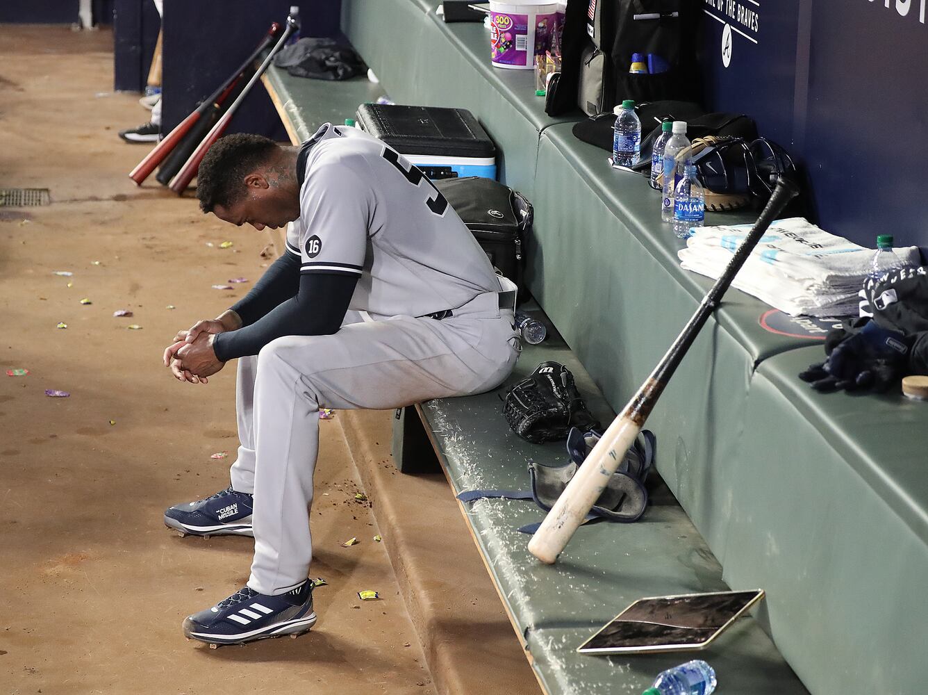 BRAVES PHOTO
