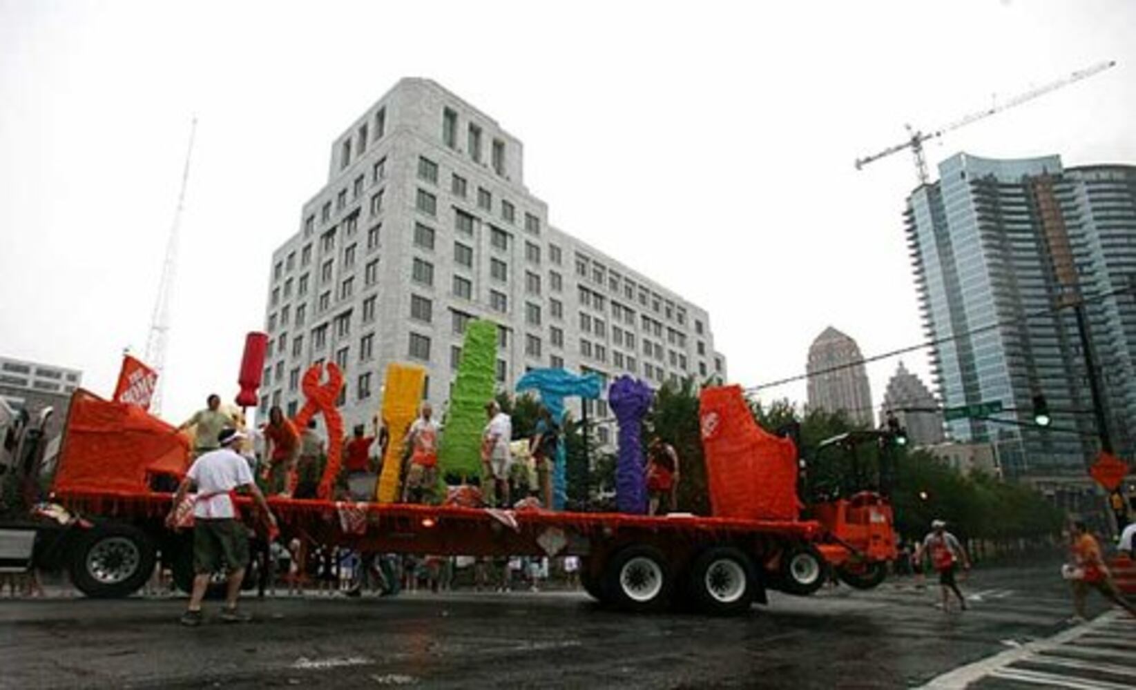 Rain doesn't stop Atlanta Pride Parade