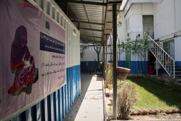 An empty yard is seen at the aid group Action Against Hunger's therapeutic feeding unit in Kabul, Afghanistan, Tuesday April 15, 2025. (AP Foto/Siddiqullah Alizai)