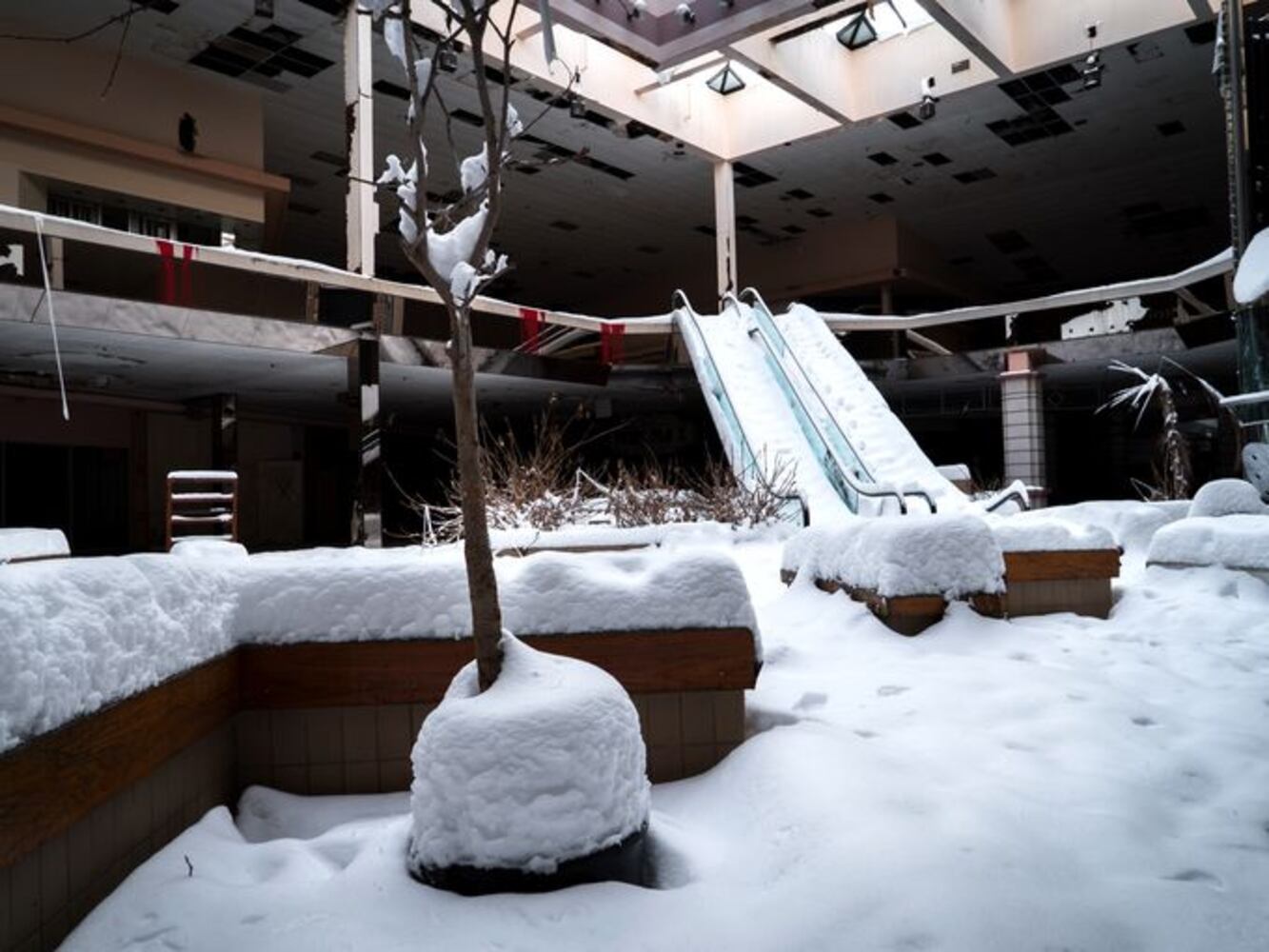 PHOTOS: Snow fills abandoned Ohio mall in eerie photos