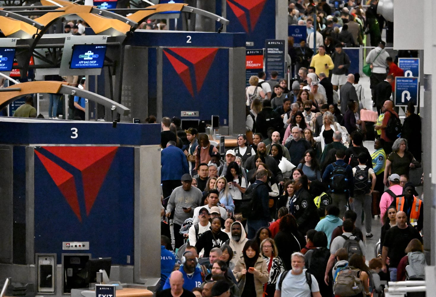 Saturday and weekend airport wait times