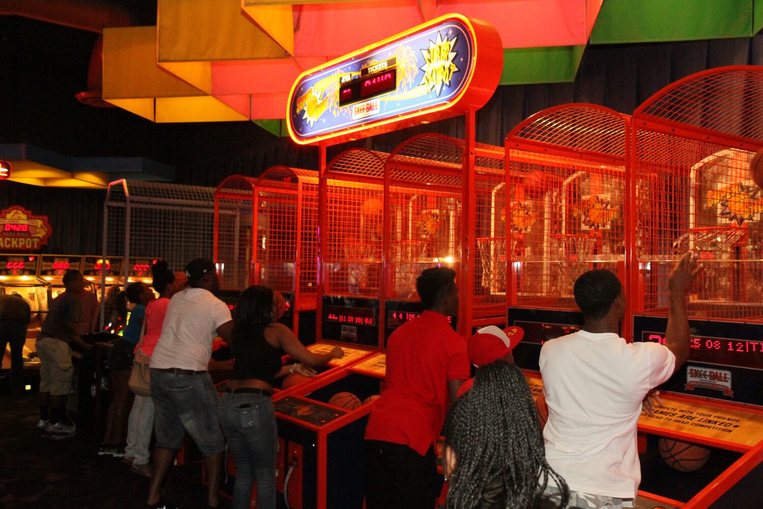 Dave & Busters