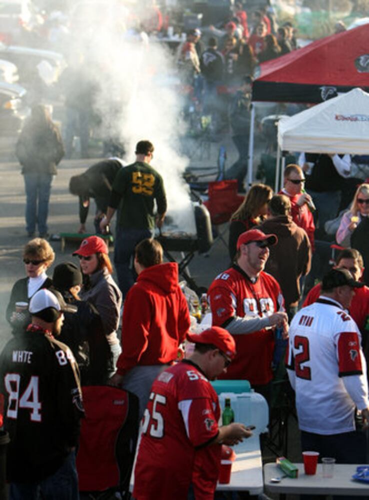 Fans fired up for Falcons playoff game