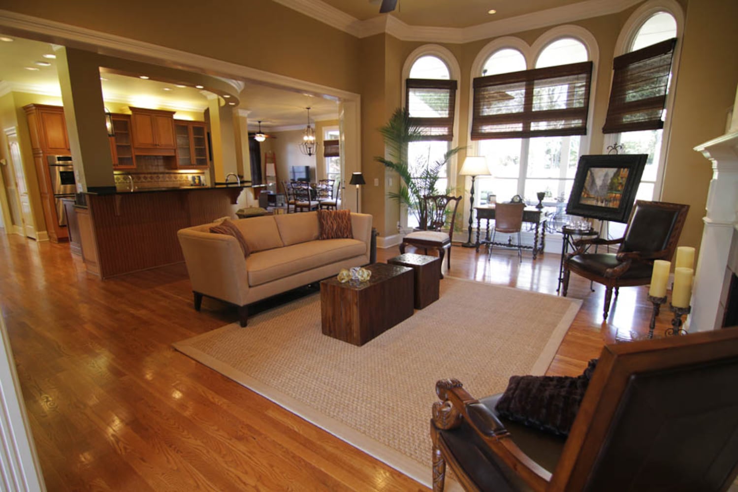 Franklin, Tenn., estate has billiards/media room, 3 wet bars