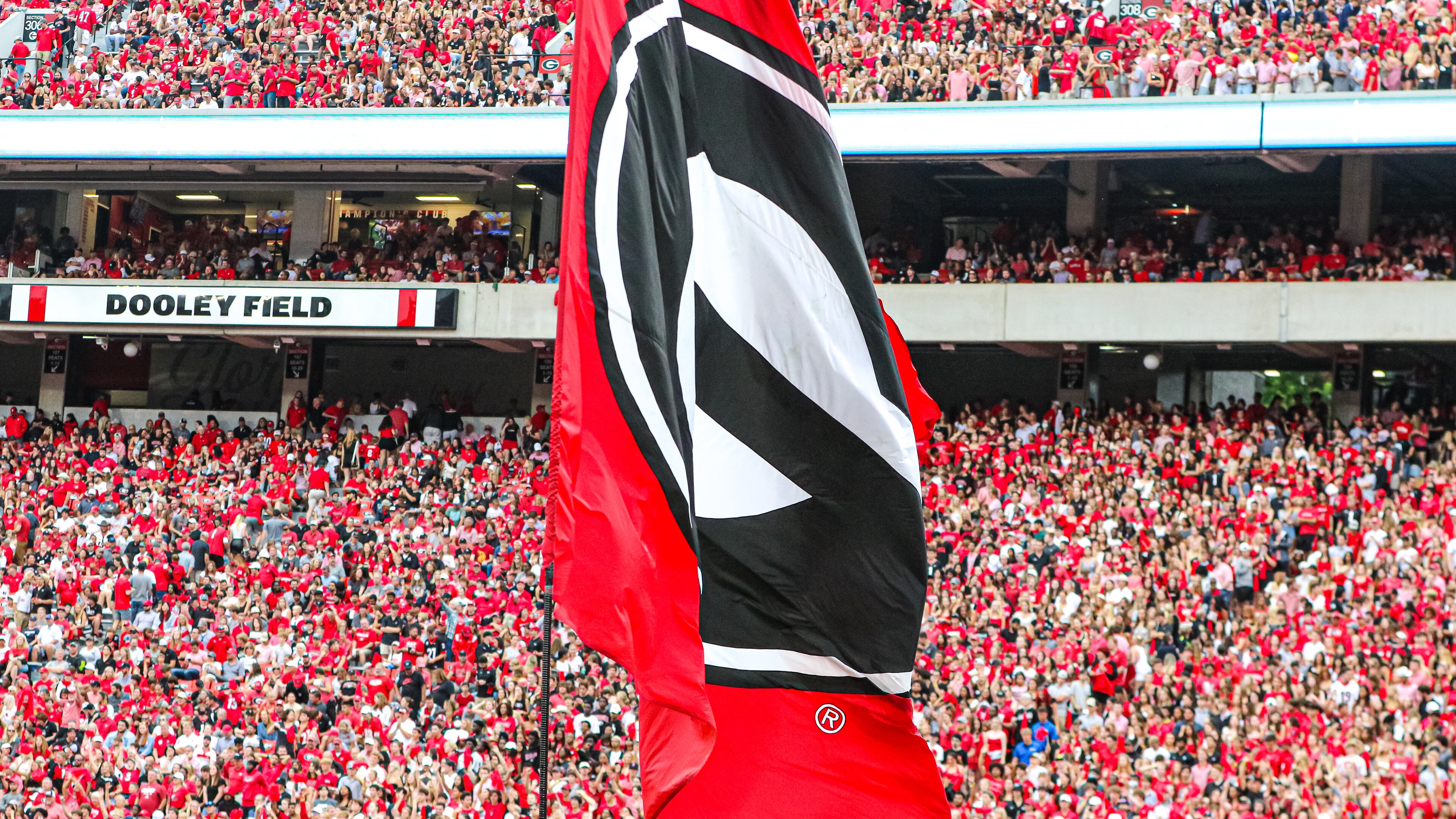 Georgia offensive lineman Nyier Daniels was arrested Sunday on four felony charges and nine misdemeanor charges, according to the Jackson County jail log. (Jeff Sentell/DawgNation 2022)