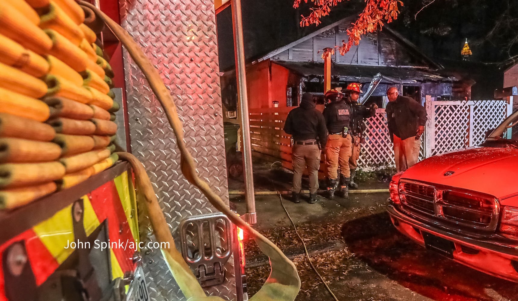 Atlanta firefighters respond to Midtown blaze