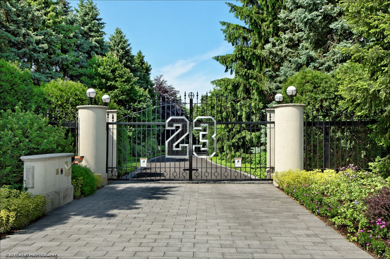 Home has 15-car garage, 'NBA-quality' basketball court