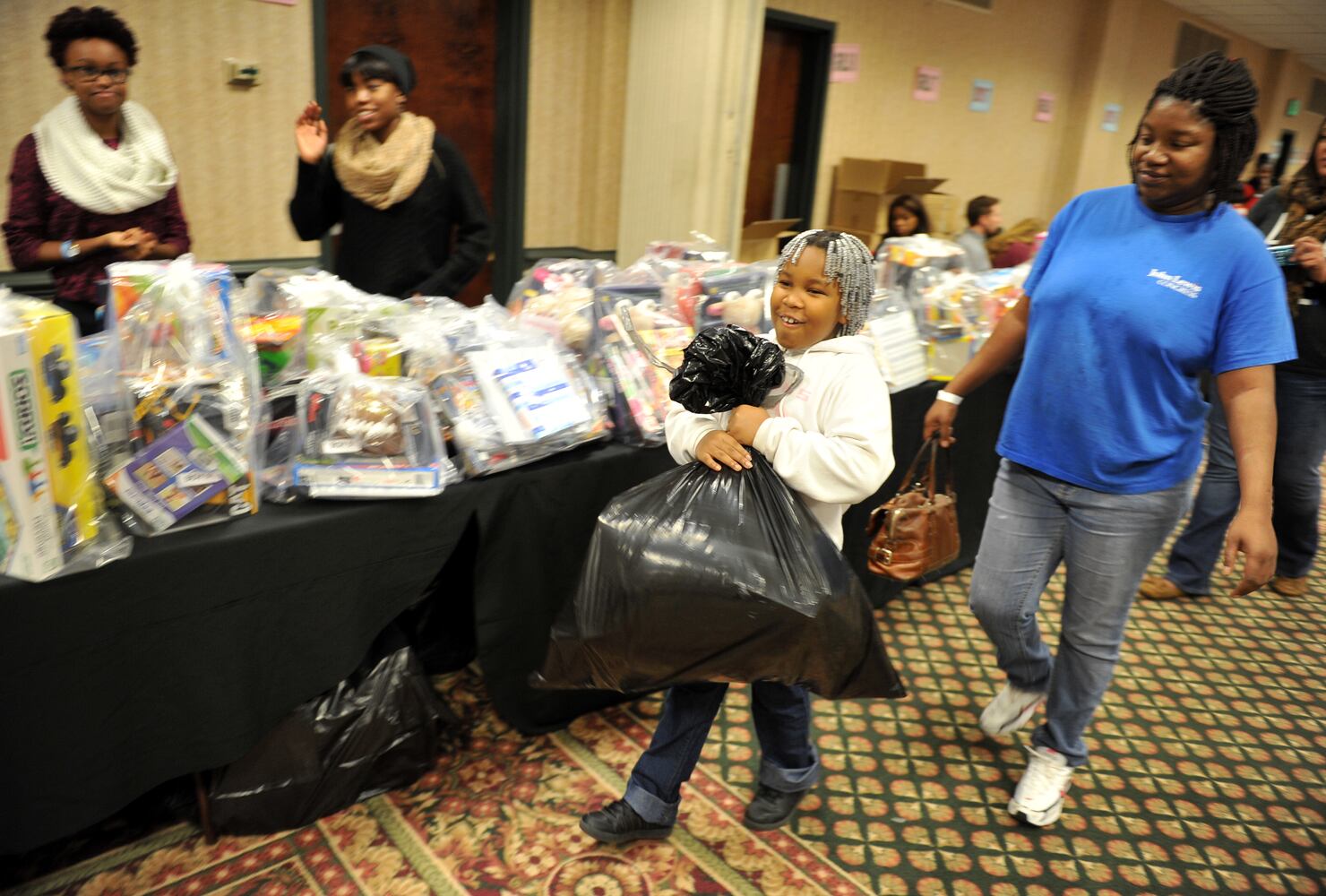Hosea Annual Children's Christmas Party spreads cheer