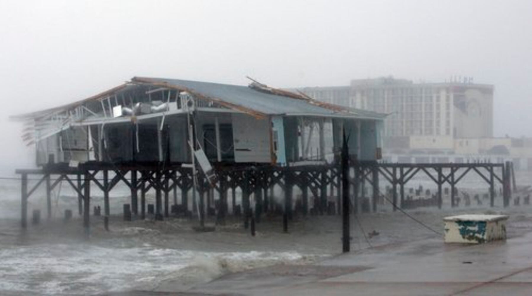 Hurricane Ike comes ashore
