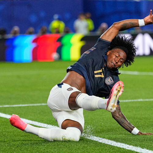 Ecuador's Angelo Preciado (17) clears the ball during the World Cup Group E soccer match between Ivory Coast and Ecuador in Philadelphia, Sunday, June 14, 2026. (AP Photo/Petr David Josek)