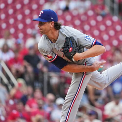 Texas Rangers starting pitcher Jacob DeGrom throws during the first inning of a baseball game against St. Louis Cardinals Monday, June 1, 2026, in St. Louis. (AP Photo/Jeff Roberson)