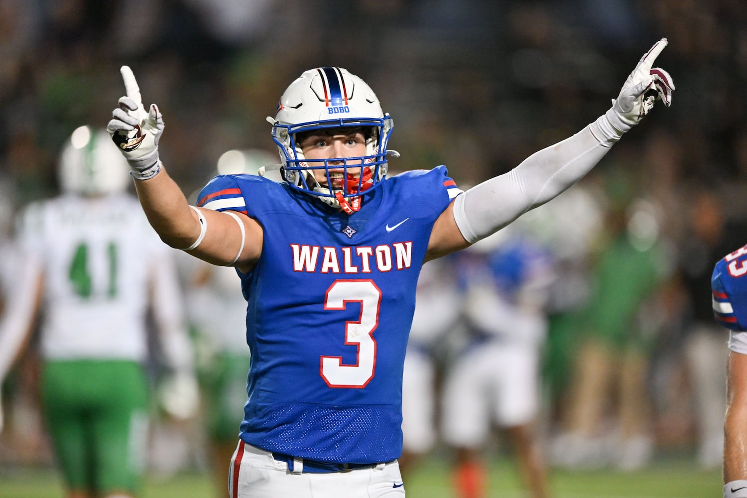 Walton middle linebacker Noah Lavallee reacts during the second half of a game Friday, August 29, 2025 at Walton High School. (Daniel Varnado/For the Atlanta Journal-Constitution)