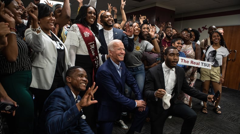 Former Vice President Joe Biden and Atlanta Mayor Keisha Lance Bottoms pose for a photo with students at Texas Southern University on Friday, Sept. 13, 2019. (Michael Starghill Jr./The New York Times)
