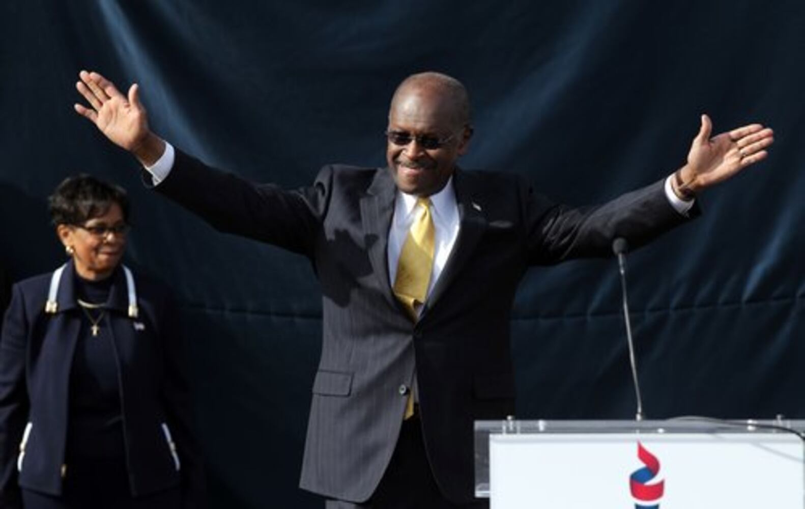 Herman Cain suspends presidential campaign