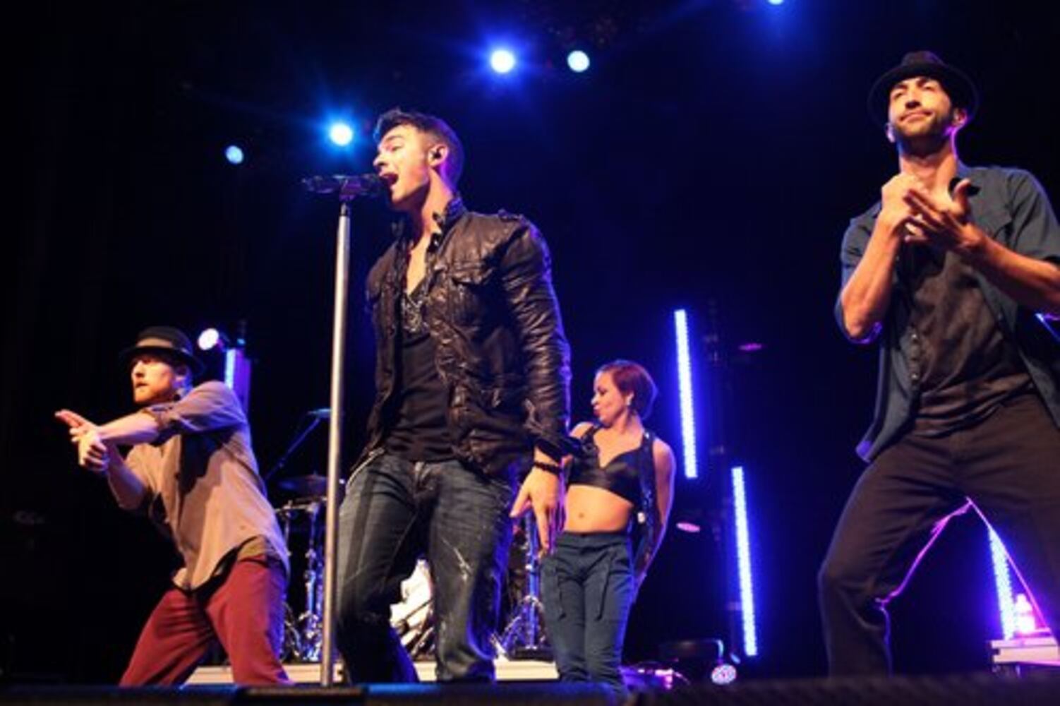 Joe Jonas thrills fans at Tabernacle