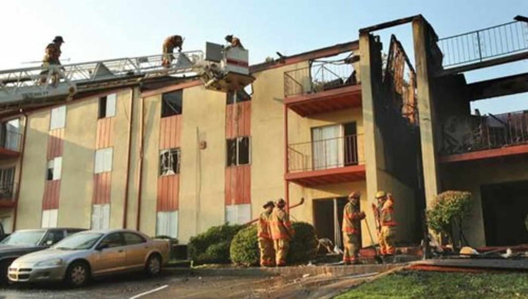 Magnolia Crossing apartment fire