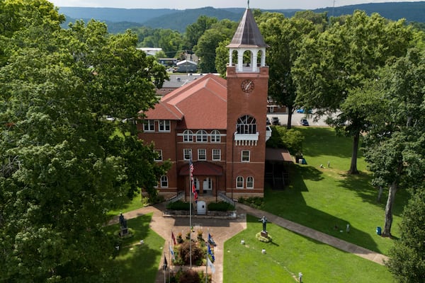 The Rhea County courthouse where the "Scopes monkey trial" was held in 1925 is seen, July 8, 2025, in Dayton, Tenn. (AP Photo/Mike Stewart)