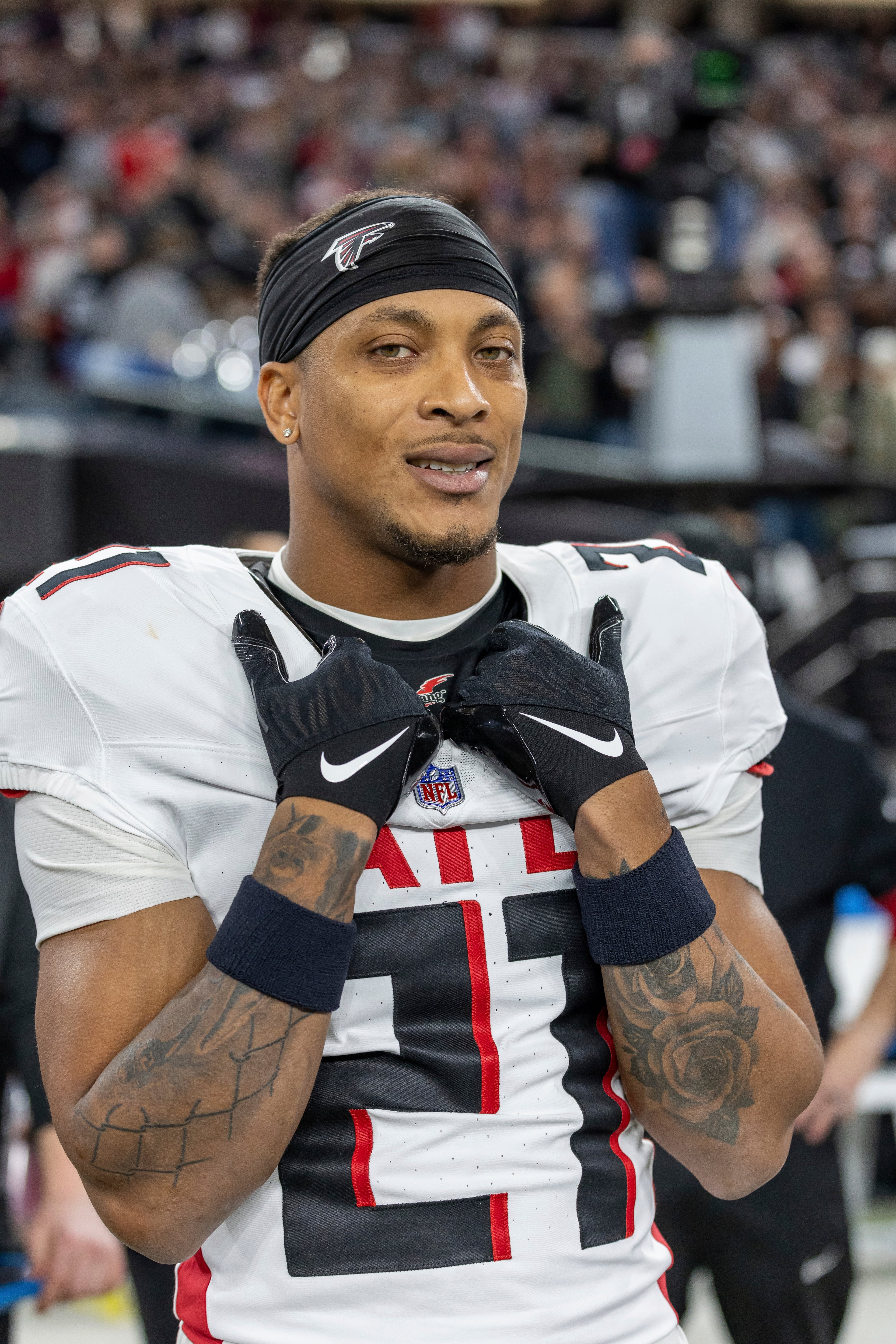 The Falcons re-signed cornerback Mike Hughes to a three-year, $18 million contract.(Jeff Lewis/AP)