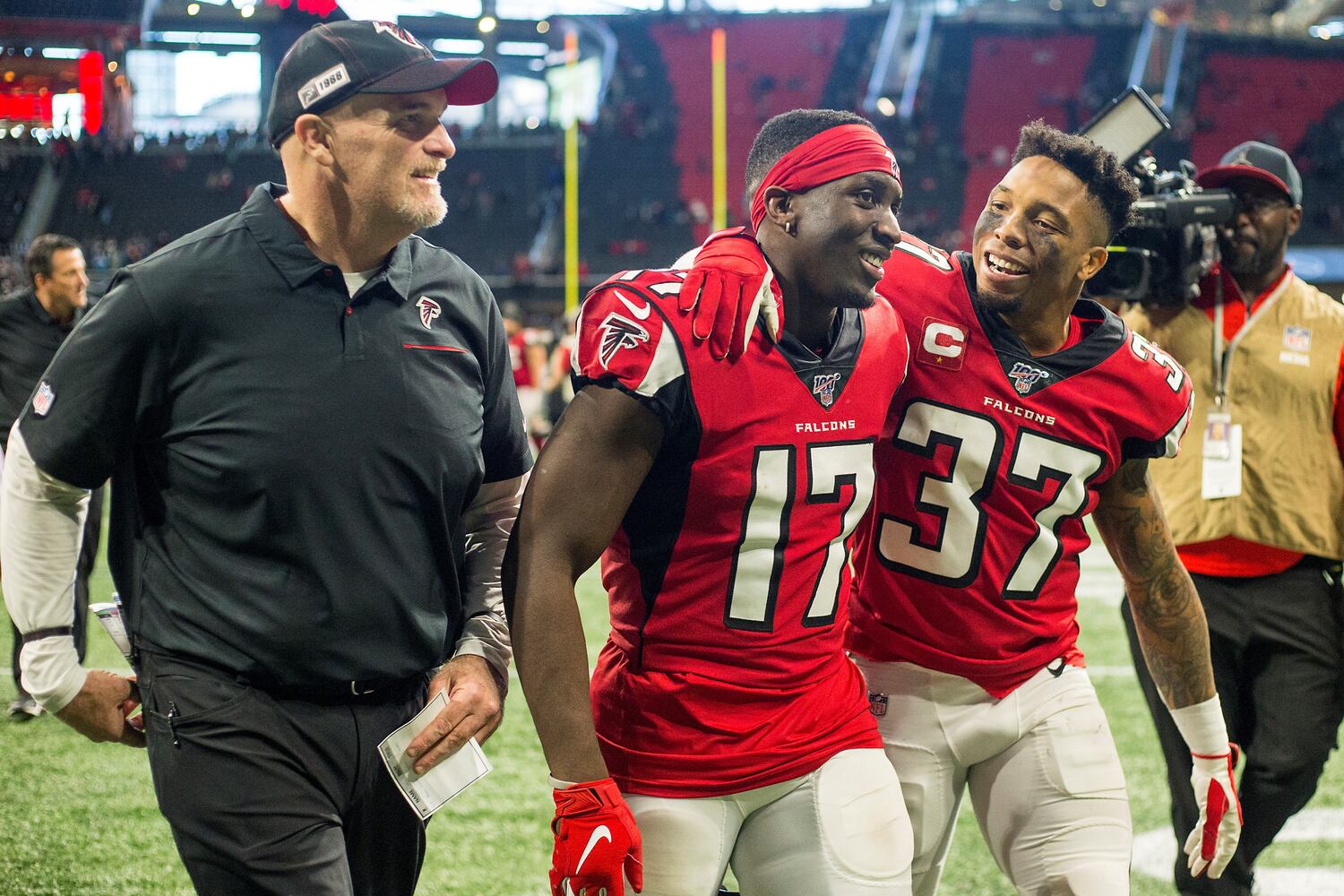 Photos: Falcons host Panthers, honor Roddy White