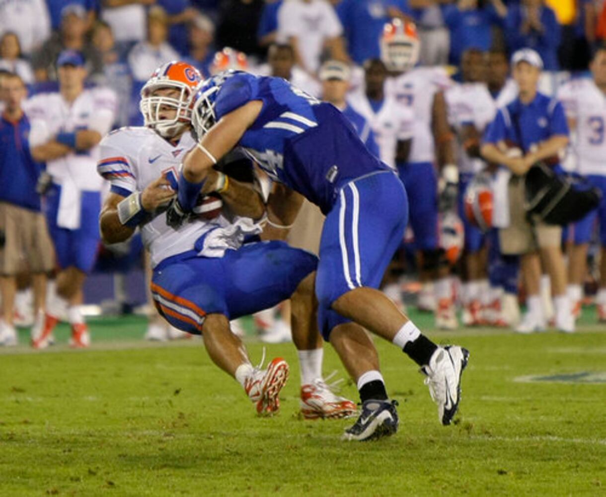 Tim Tebow photos: Gator QB knocked out at Kentucky