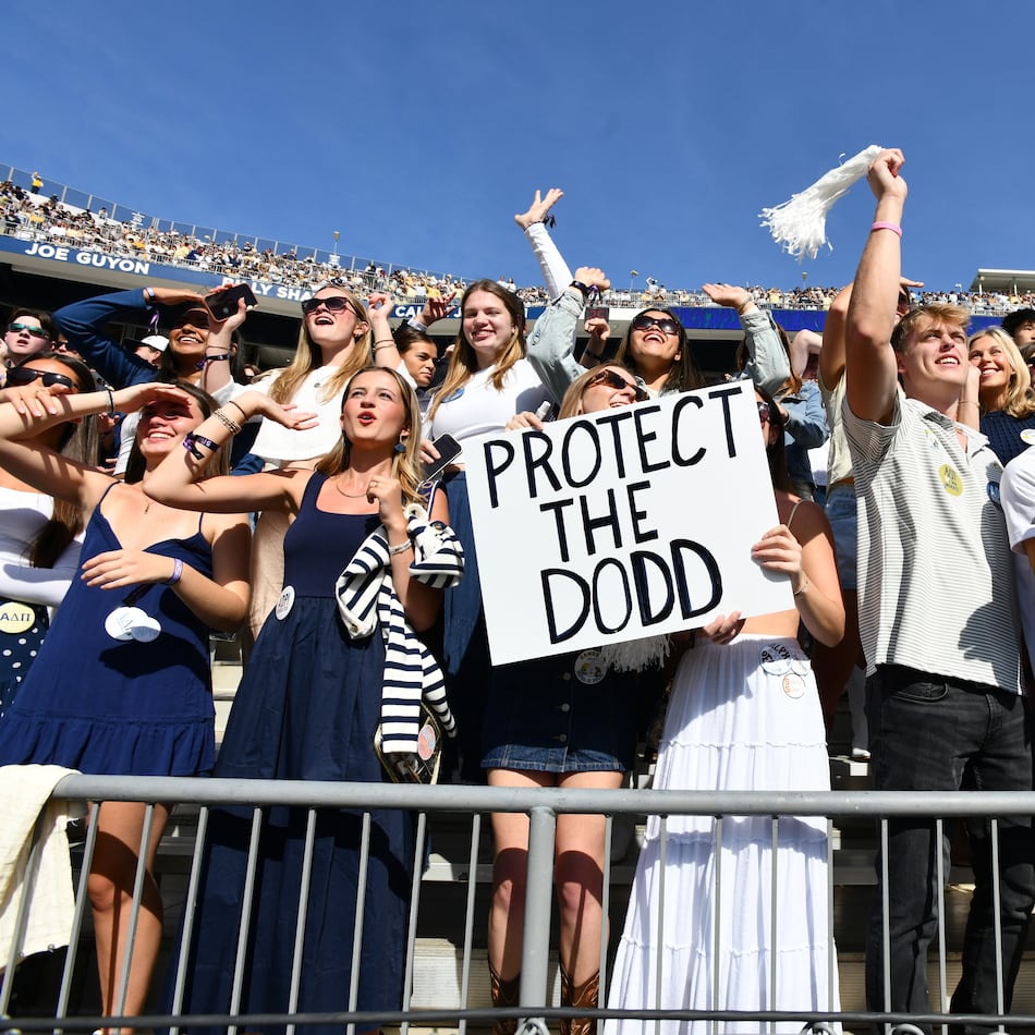 Georgia Tech fans cheer during the first half of an NCAA college football game at Bobby Dodd Stadium, Saturday, October 25, 2025 in Atlanta. (Hyosub Shin / AJC)