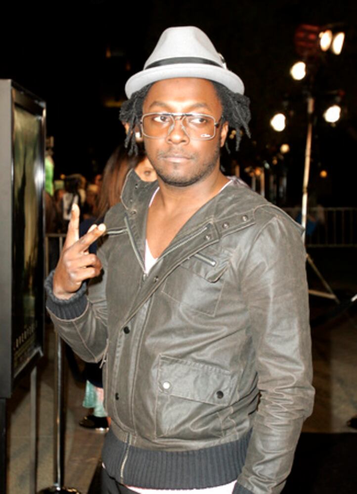 Pretty young things pose at 'Cloverfield' premiere