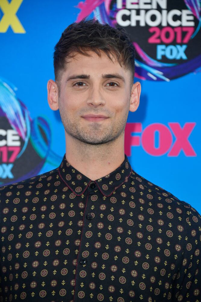 2017 teen choice awards red carpet