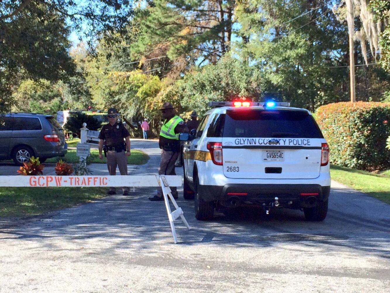 Plane crashes into a St. Simons Island home