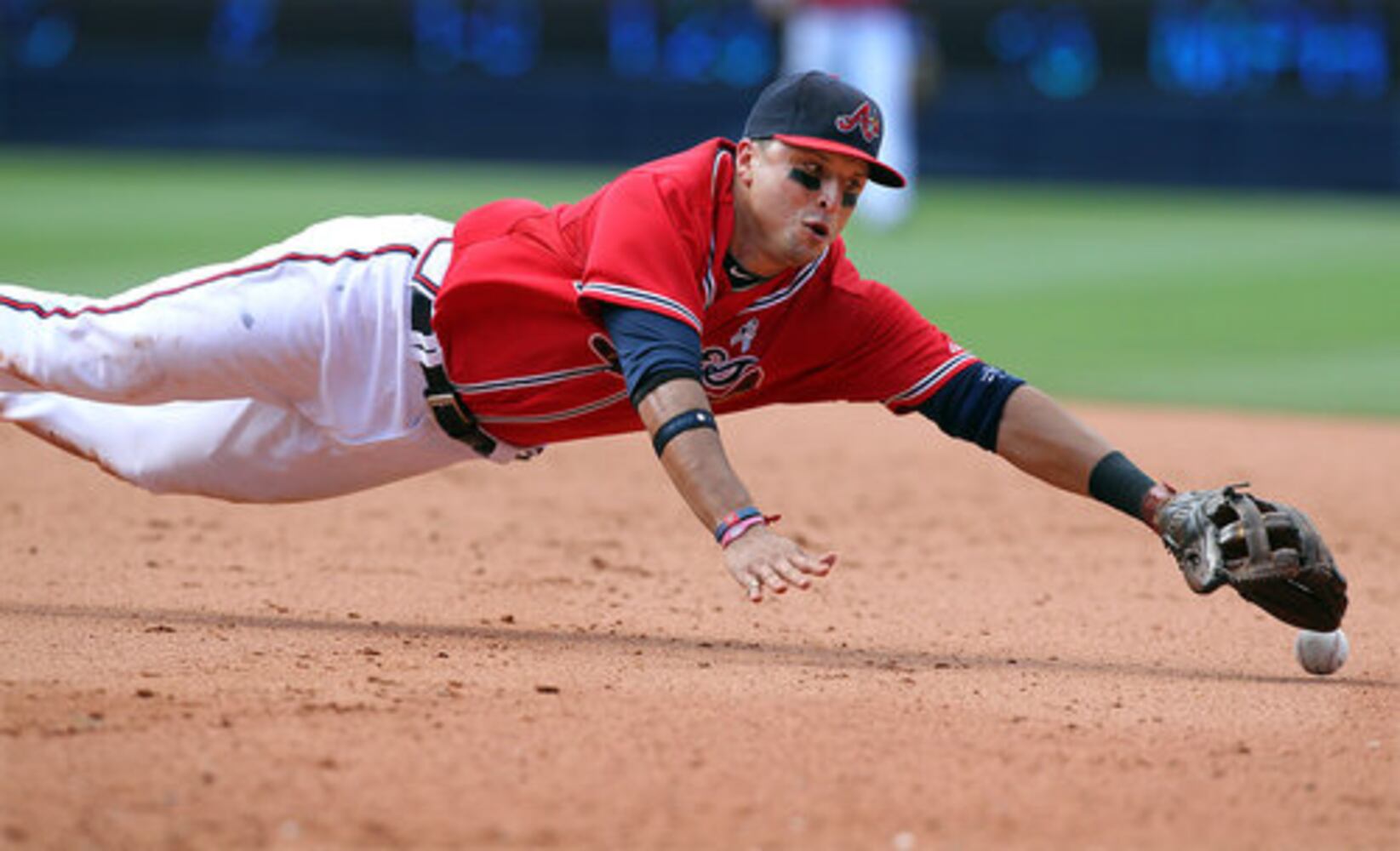Braves host Royals in series finale