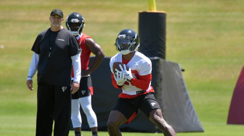 May 30, 2019 Flowery Branch - Atlanta Falcons defensive back Kendall Sheffield (20) catches a pass during team practice at Atlanta Falcons Training Camp in Flowery Branch on Thursday, May 30, 2019. The Falcons are in the second week of Phase Three of the offseason program. They have another week of OTAs before the mandatory minicamp, which is set for June 11 through 13. HYOSUB SHIN / HSHIN@AJC.COM