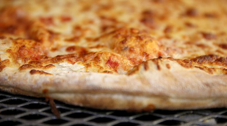 A cheese pizza. (Photo: Joe Raedle/Getty Images)