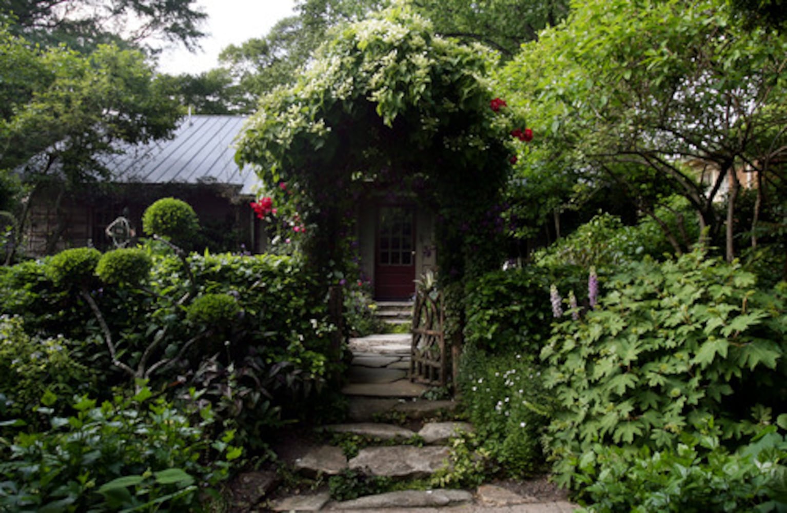 Linger in this Virginia-Highland garden
