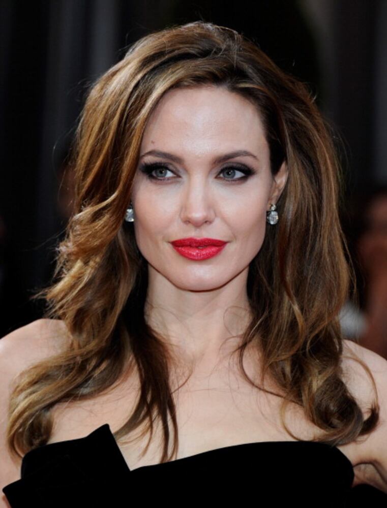 Hillary Clinton and Angelina Jolie are ninth cousins, twice removed.