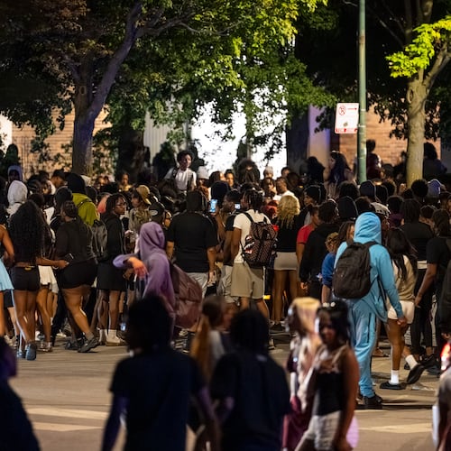 Hundreds of young people gather near the Griffin Museum of Science and Industry in the Hyde Park neighborhood as Chicago police officers attempt to disperse them, Monday, May 25, 2026. (Tyler Pasciak LaRiviere/Chicago Sun-Times via AP, File)