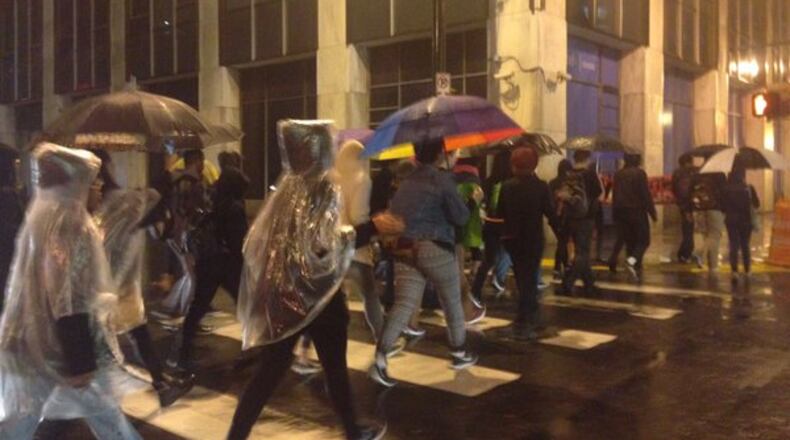 Photo via Twitter user @Leillucha (see full embed below).