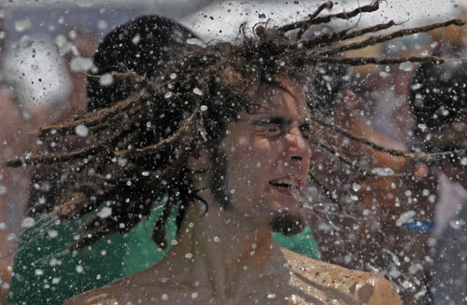 Music fans flock to Bonnaroo 2011