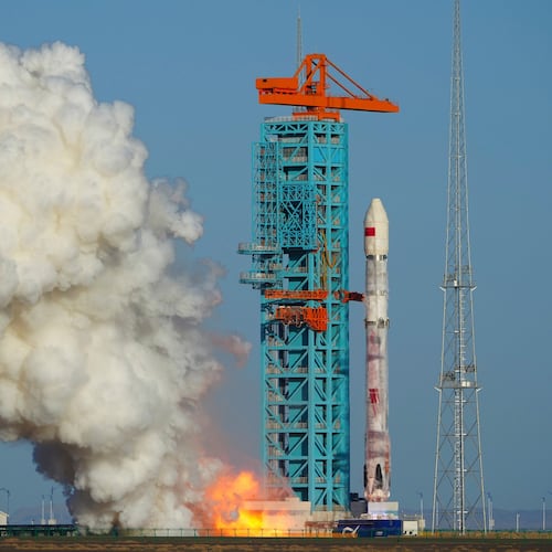 In this photo released by Xinhua News Agency, the Zhuque-3 Y2 rocket takes off at the Dongfeng commercial space innovation pilot zone in northwestern China Wednesday, Aug. 19, 2026. (Wang Jiangbo/Xinhua via AP)