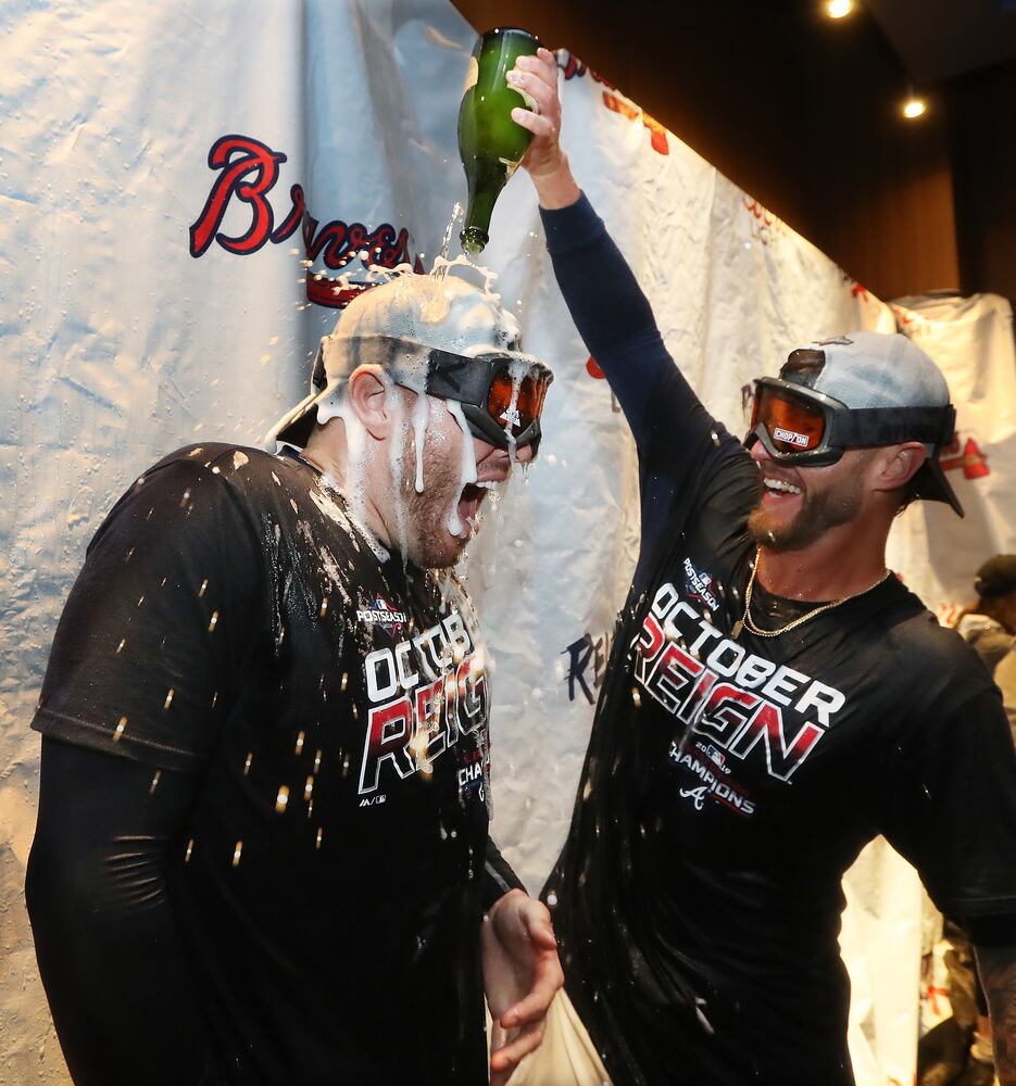 Photos: Braves beat Giants, win East title