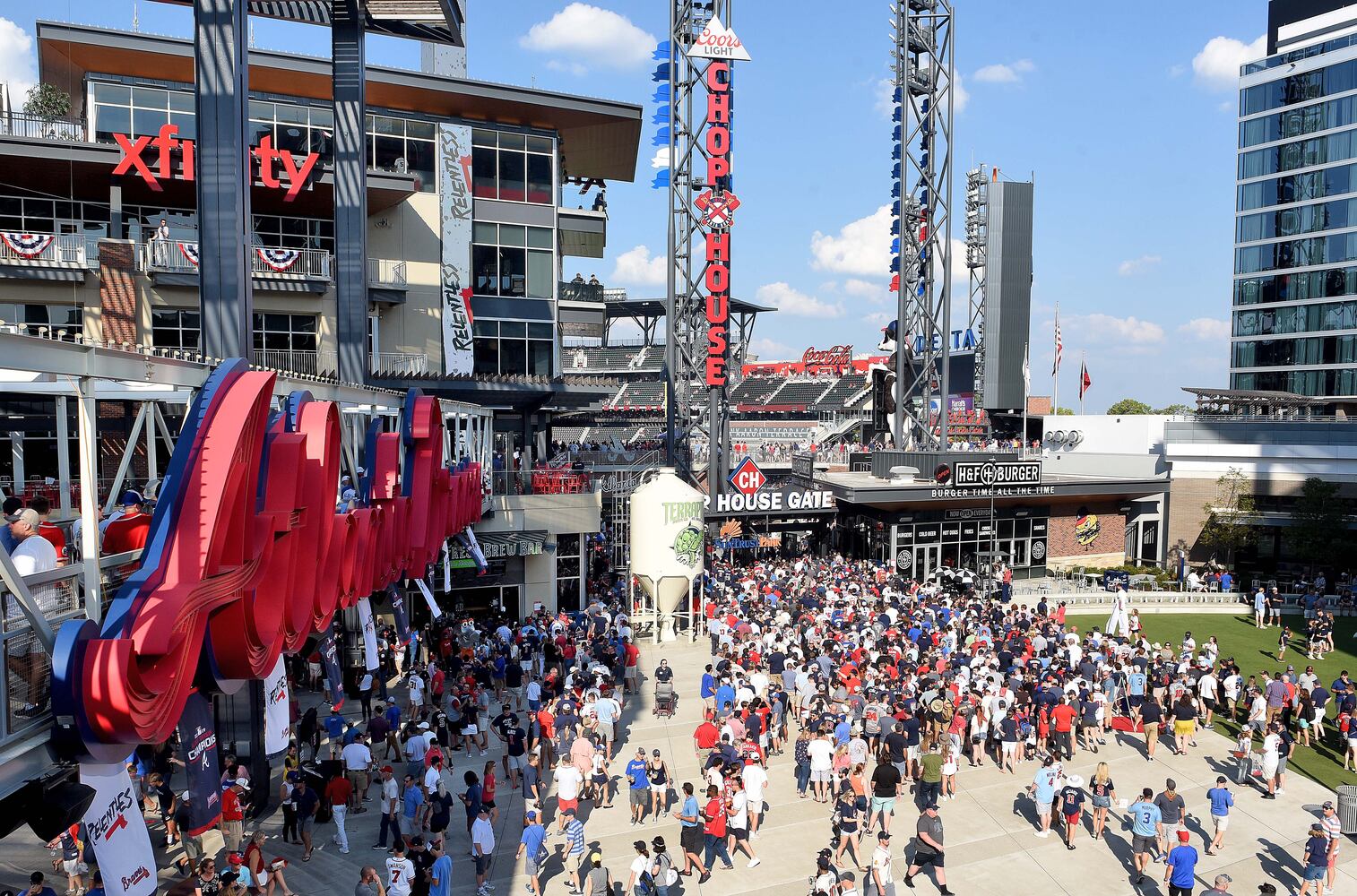 Photos: The scene at SunTrust Park as Braves begin playoff run